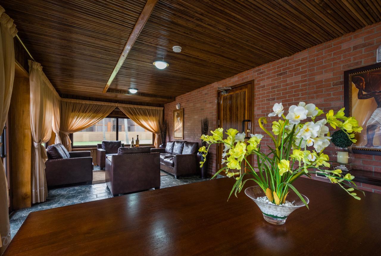 Maaha Beach Resort Anochi Exterior photo