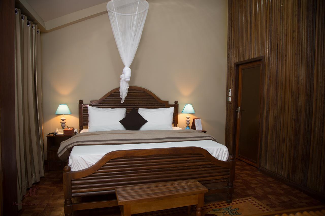 Maaha Beach Resort Anochi Exterior photo