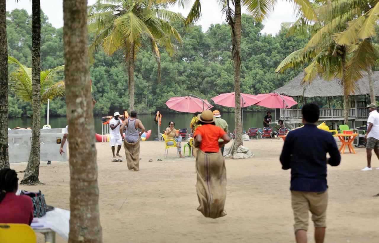 Maaha Beach Resort Anochi Exterior photo