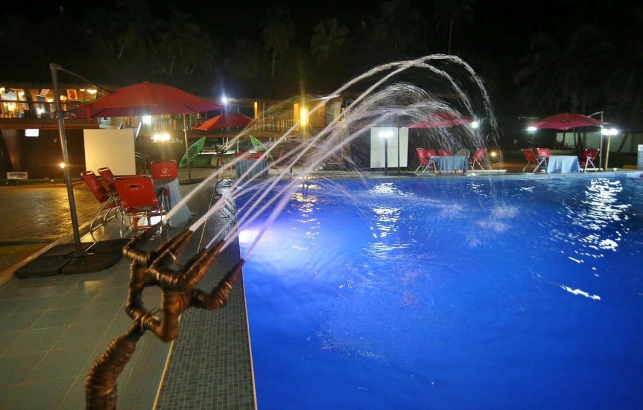Maaha Beach Resort Anochi Exterior photo